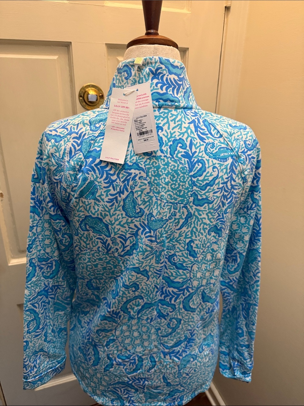 NWT Women's Light Blue Printed Pullover UPF50 - Picture 2 of 3